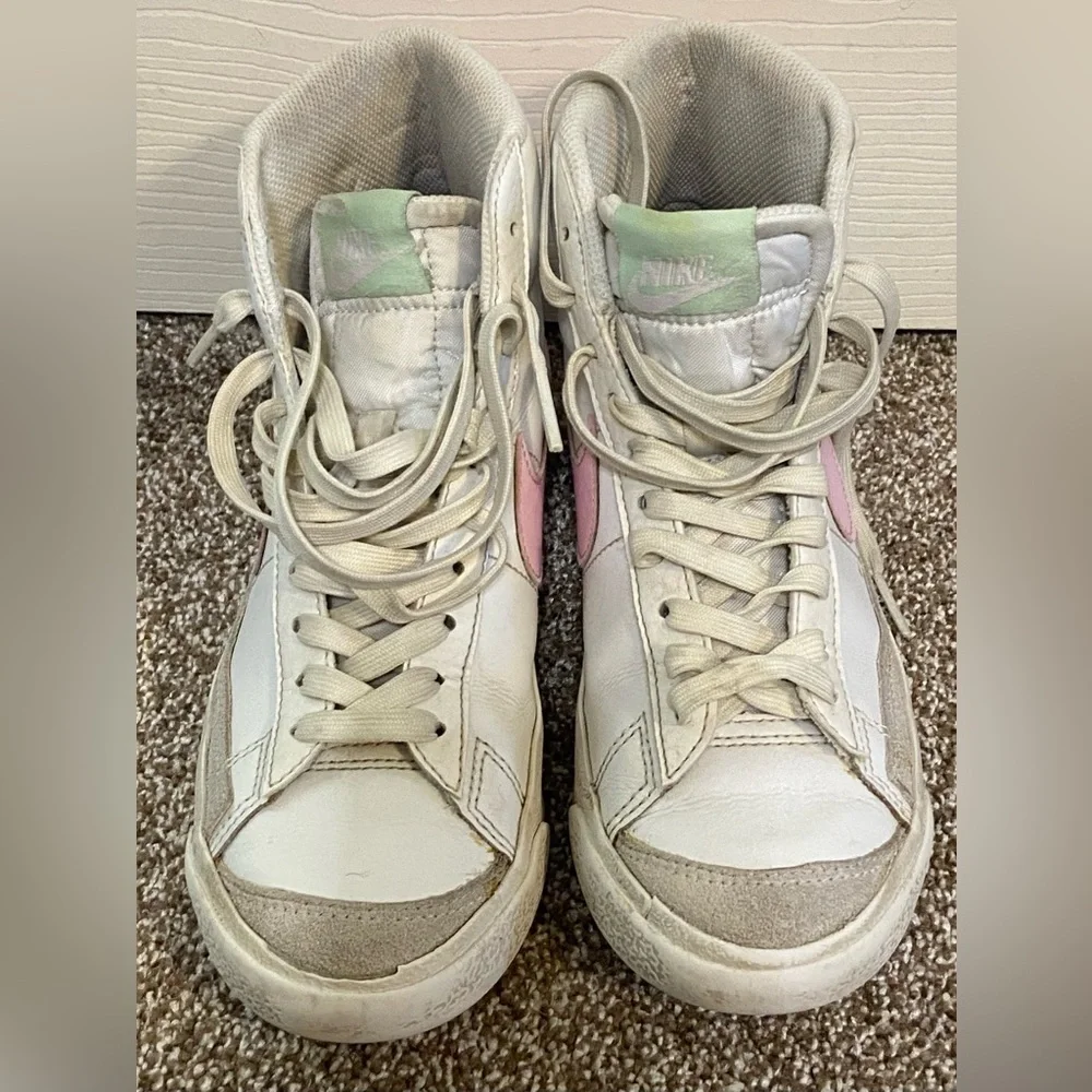 Nike Blazer Mid '77 Sneakers Big Kid 4Y White Pink Leather Shoes DA4086-106